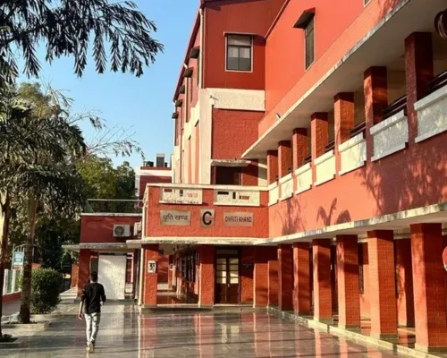 Best Colleges in Delhi: Top Universities, Fees & Admission 2026